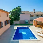 Villa Ena